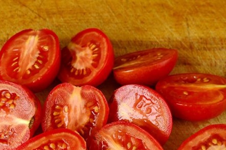 cut tomatoes