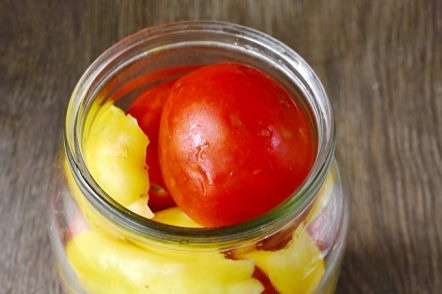 laying tomato and pepper