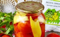 Marinated tomatoes with lemon