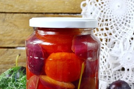 assorted tomato and plums