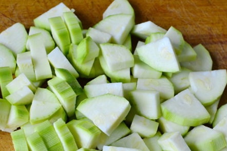 sliced ​​zucchini