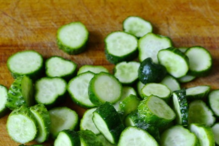 sliced ​​cucumbers