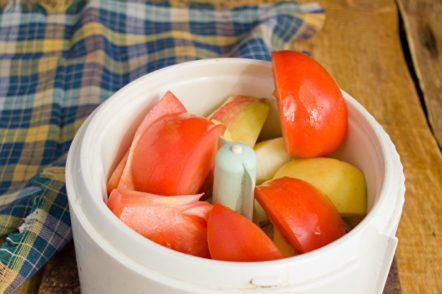 cut tomatoes
