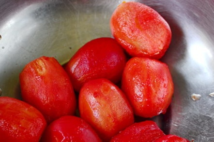 prepare tomatoes