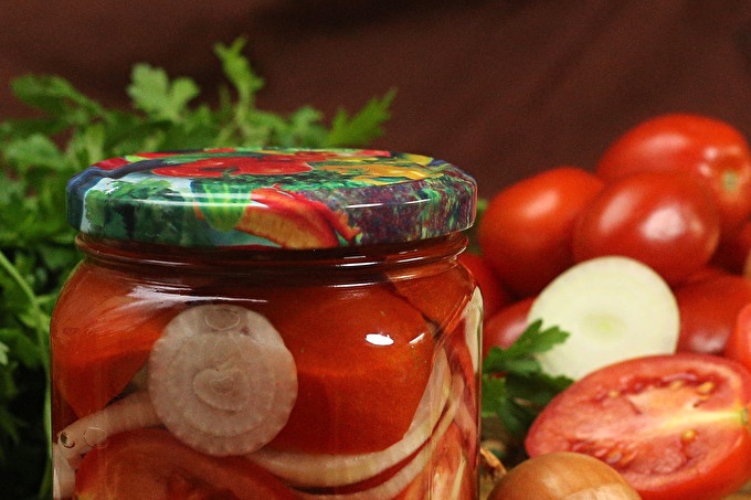 tomatoes with onions