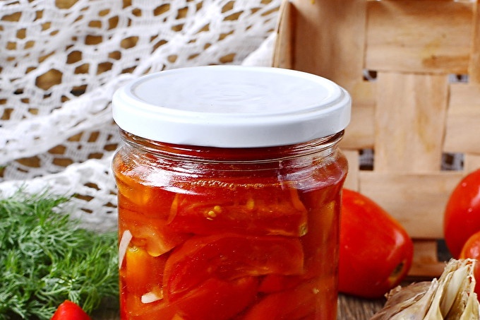 Sliced Tomatoes with Garlic