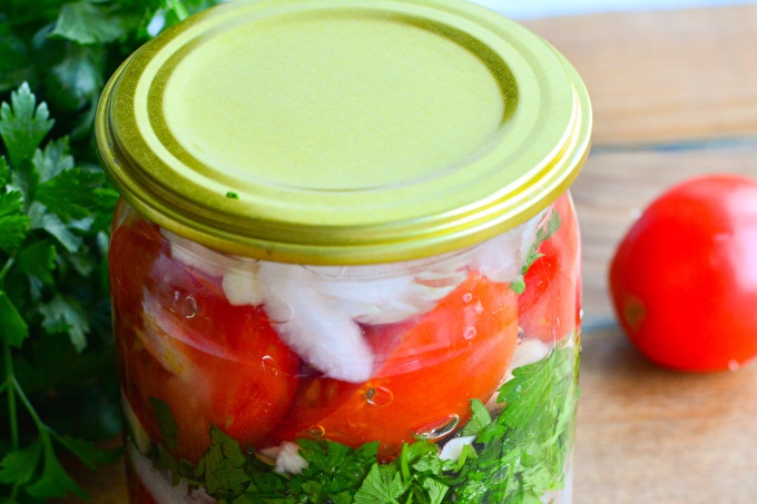 Polish tomatoes for the winter without sterilization