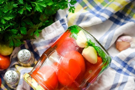 harvesting from tomato