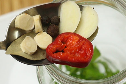 put spices in a jar