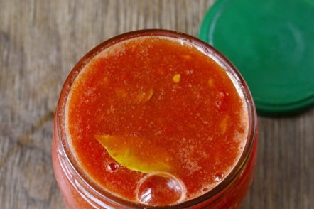 pour tomatoes juice
