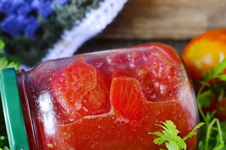 Very tasty tomatoes in their own juice without sterilization for the winter