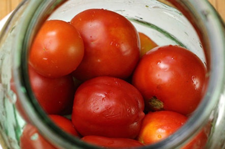we stack tomatoes
