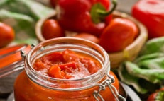 Lecho of pepper and tomato