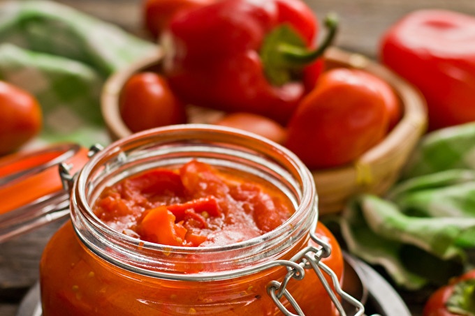 Lecho of pepper and tomato