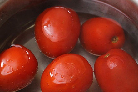 tomatoes in boiling water