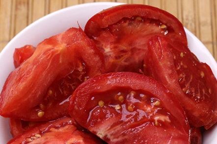 sliced ​​tomatoes