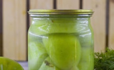 Green Tomatoes with Garlic