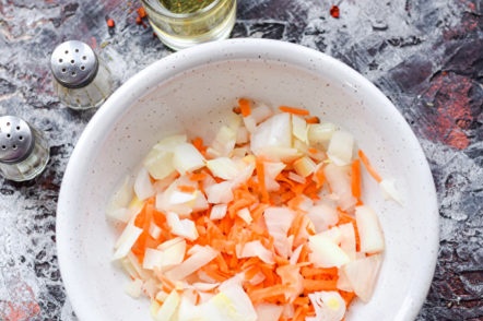onions with carrots