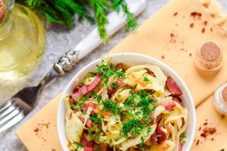 vegetables stewed with sausage