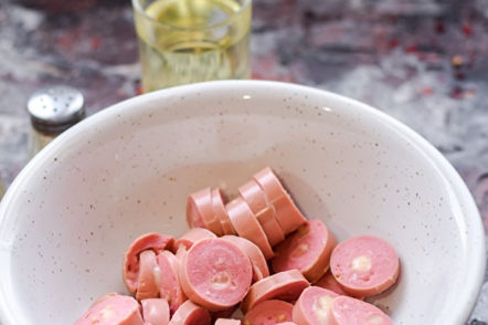 sliced ​​sausages