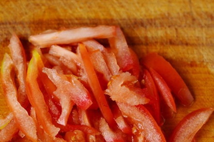 sliced ​​tomatoes