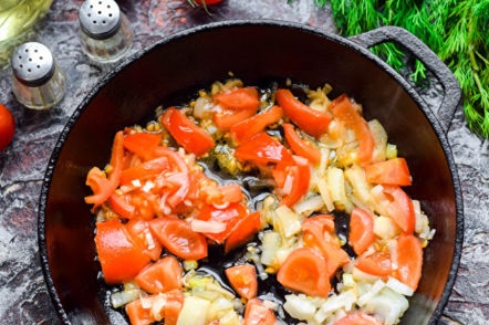 fry tomatoes and onions
