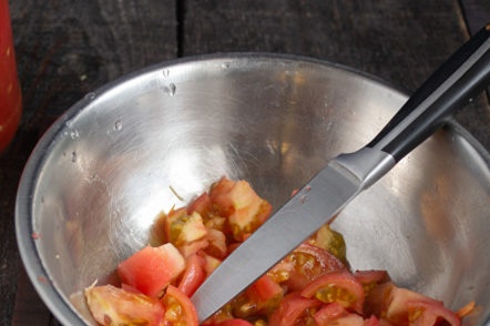 cut tomatoes