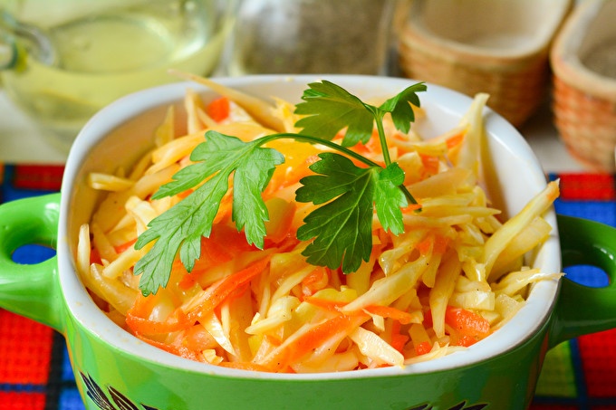 salata od kupusa s paprikom