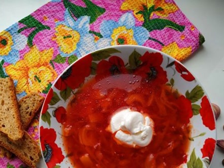 borscht with chicken broth with pickled tomatoes