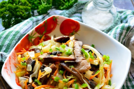 cabbage stew with mushrooms