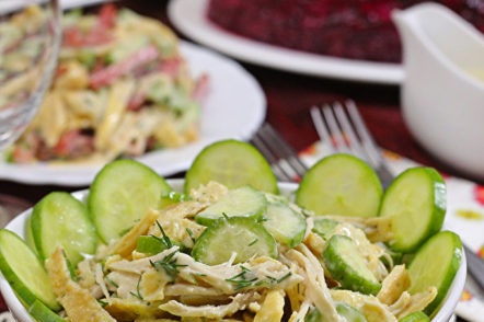 salad with egg pancakes